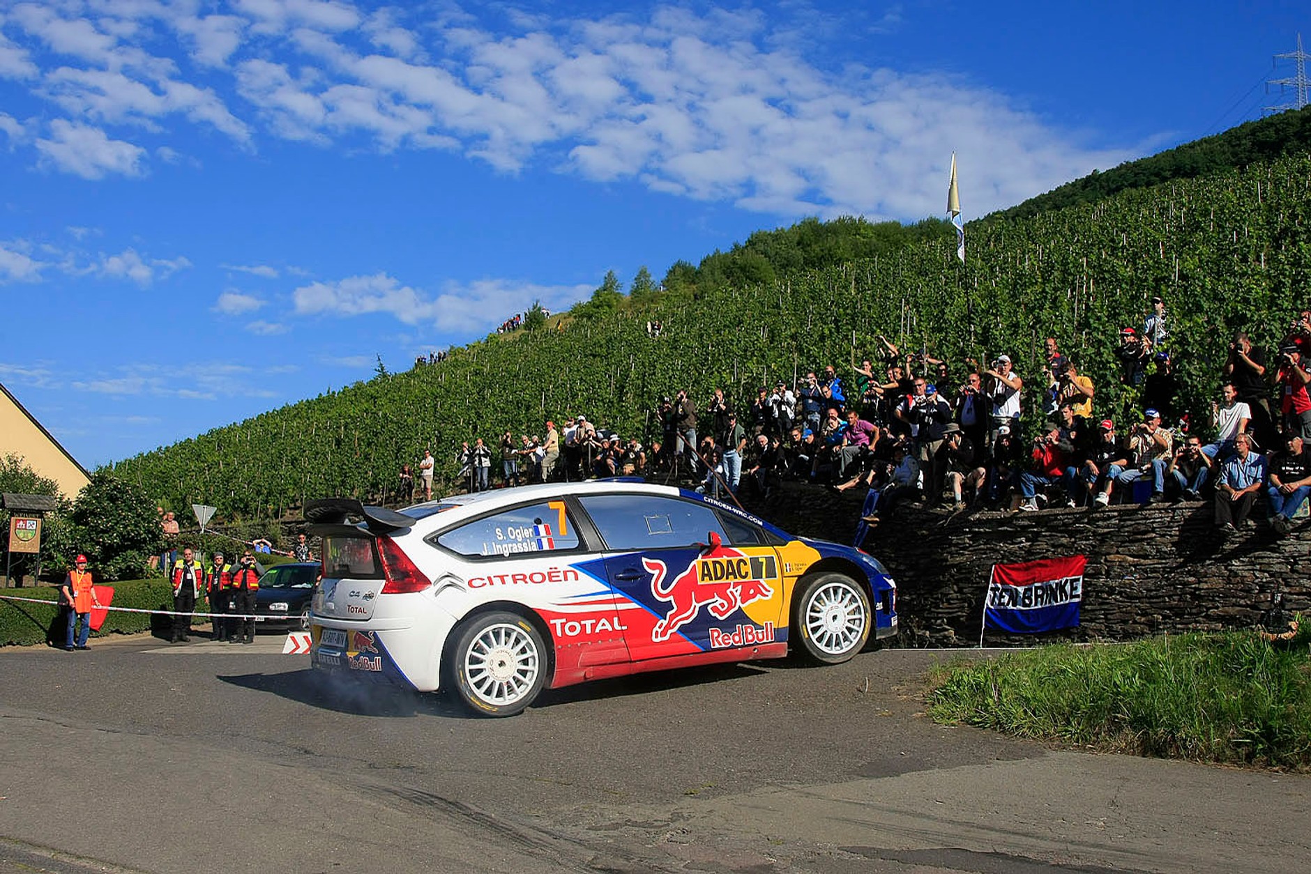 Rajd Niemiec 2010: Loeb liderem, Kościuszko na łące (1. etap, fot. Rallyworld©Willy Weyens)