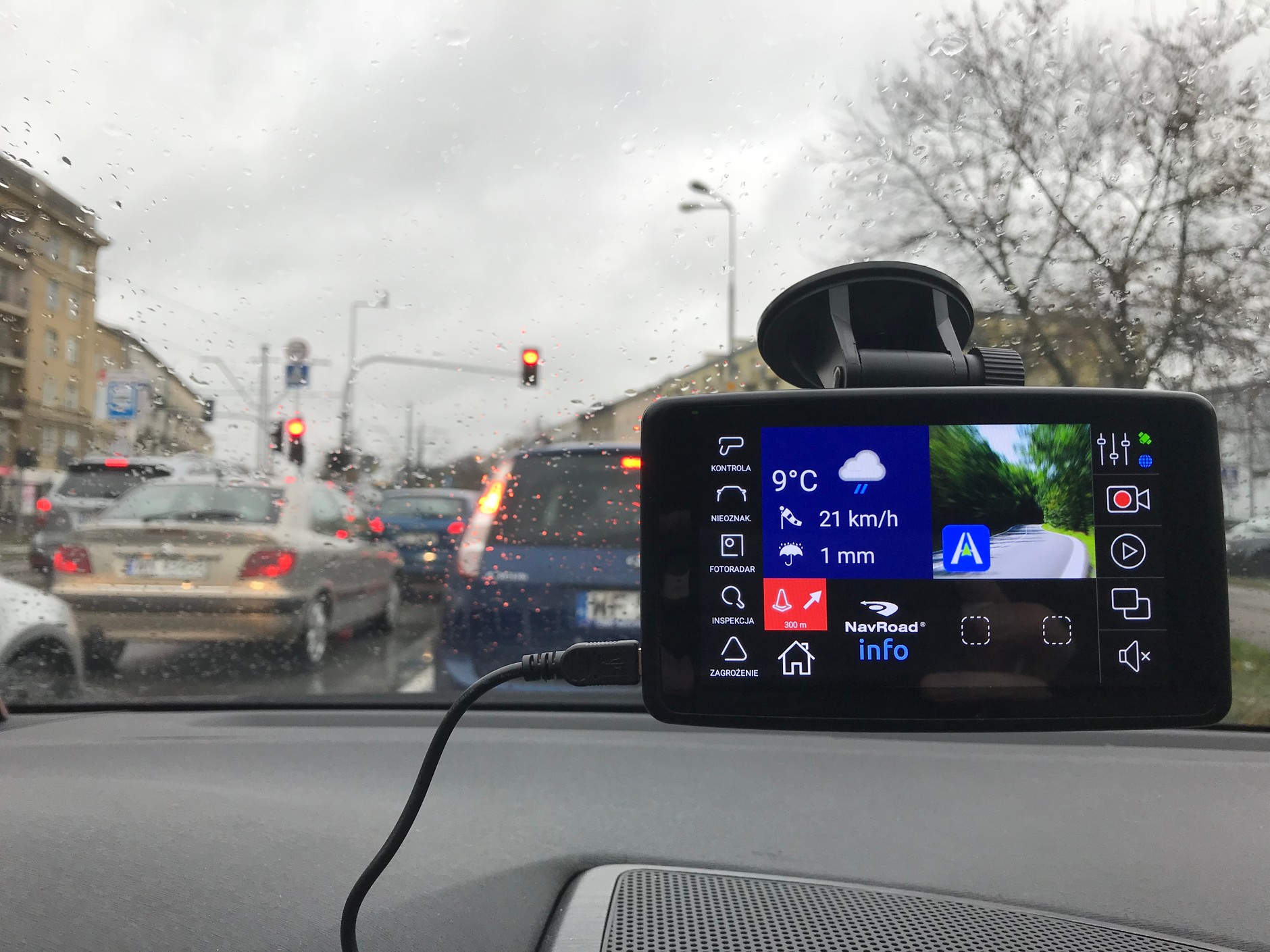 3 w 1: AutoMapa, Yanosik i rejestrator