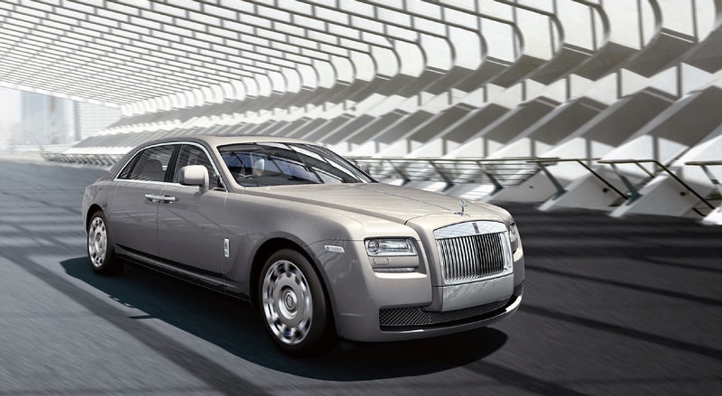 Rolls-Royce coraz dłuższy