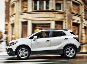 Fiat 500X kontra Opel Mokka: w klasie małych SUV-ów będzie gorąco