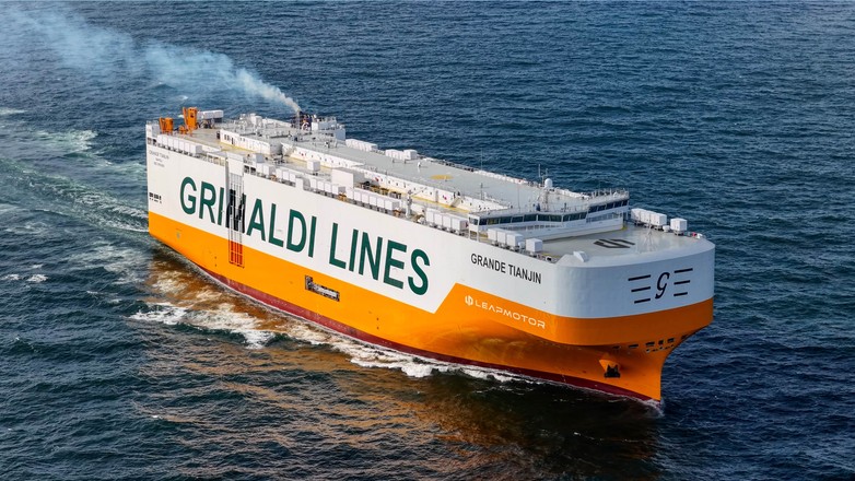 Samochodowiec Grande Tianjin do transportu samochodów Leapmotor