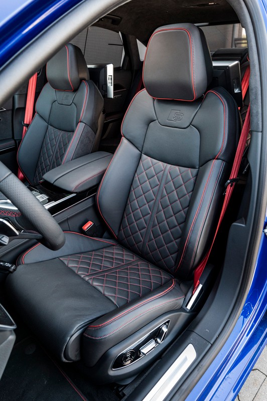 Audi S8 (2022, D5)