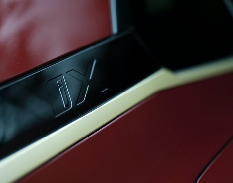 BMW iX