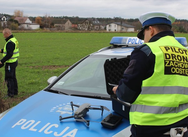 Jak wygląda kontrola drogowa z użyciem drona? Jest niemal niezauważalna dla kierowcy