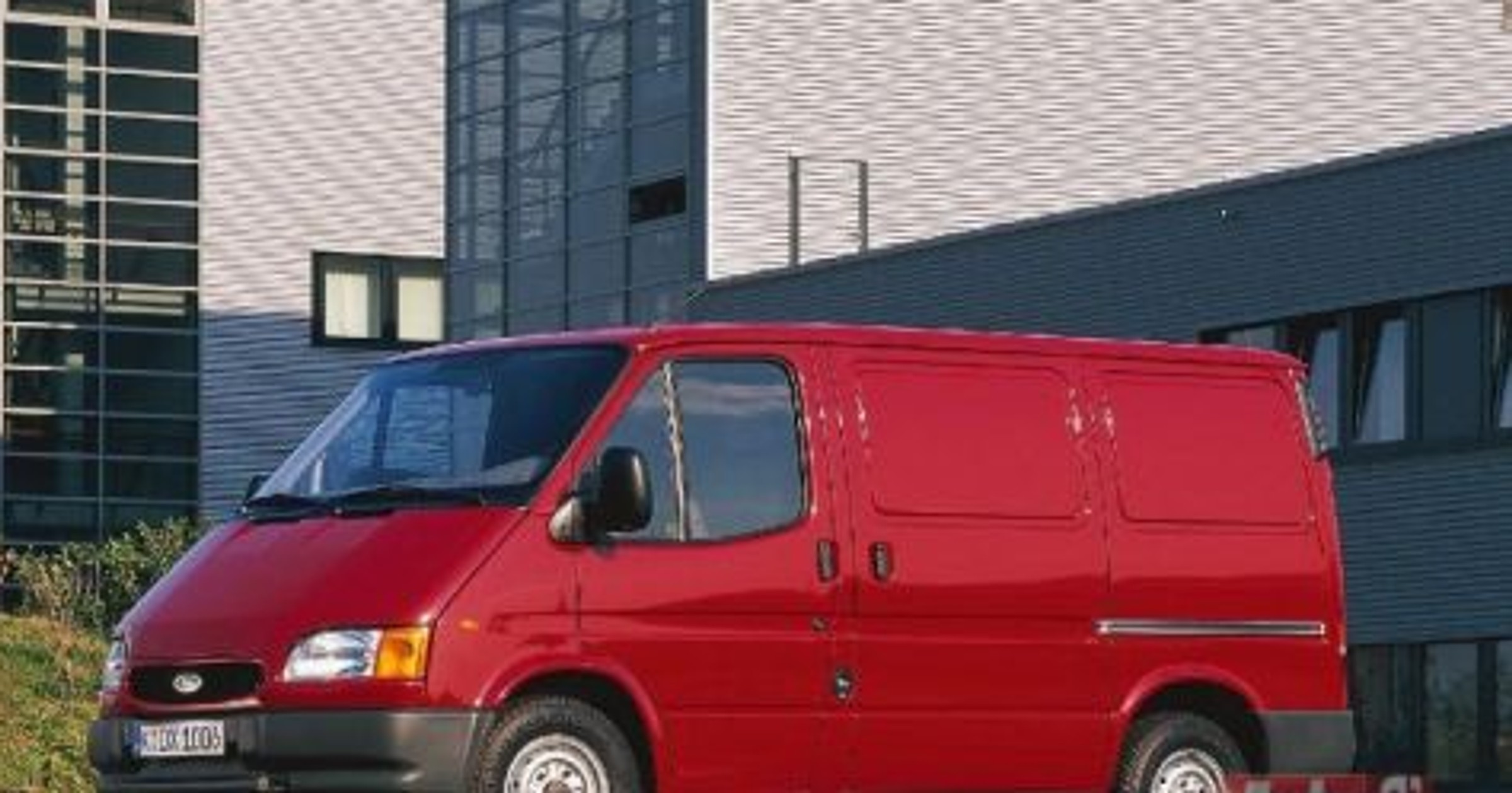 Ford Transit 2.5 D - Duży może więcej