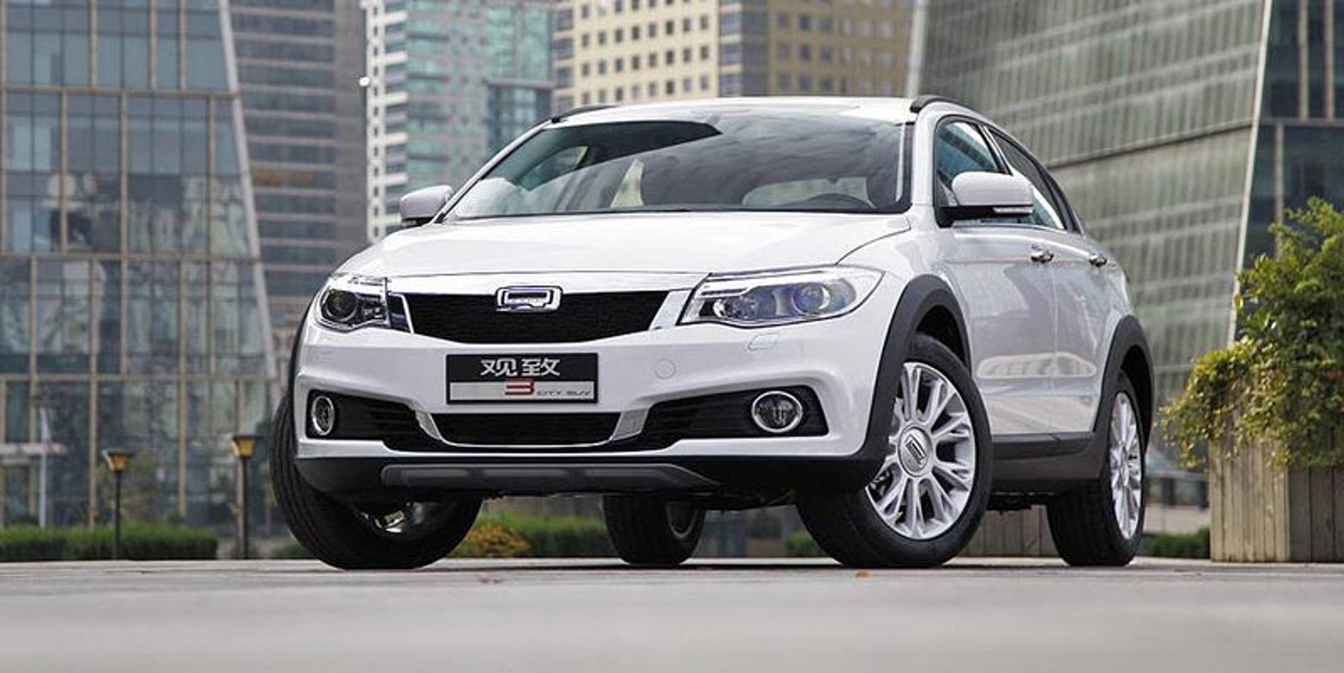 Qoros 3 City SUV – chińska premiera