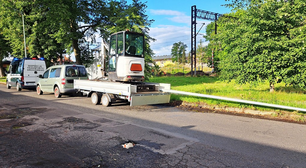 ITD zatrzymała samochód z przyczepą