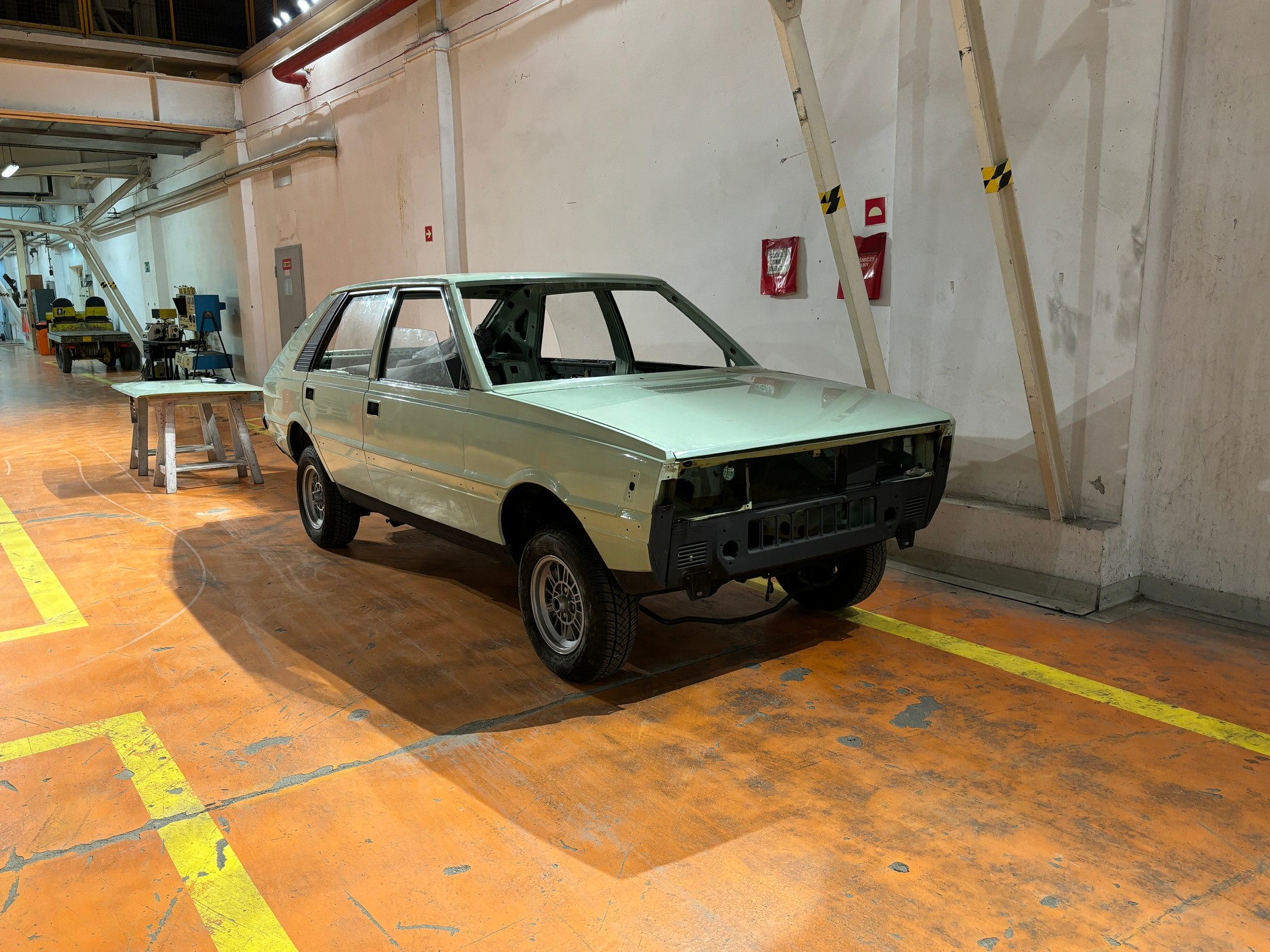 Wystawa w dawnej fabryce FSO