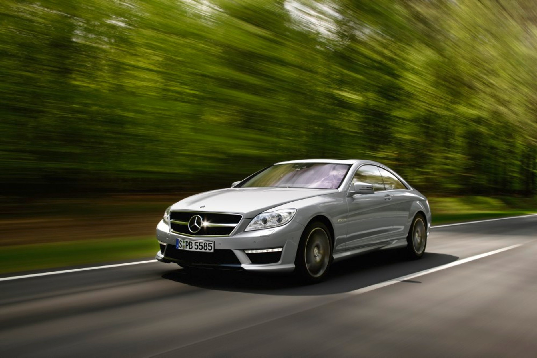 Auta za milion złotych. Kupisz je w polskich salonach