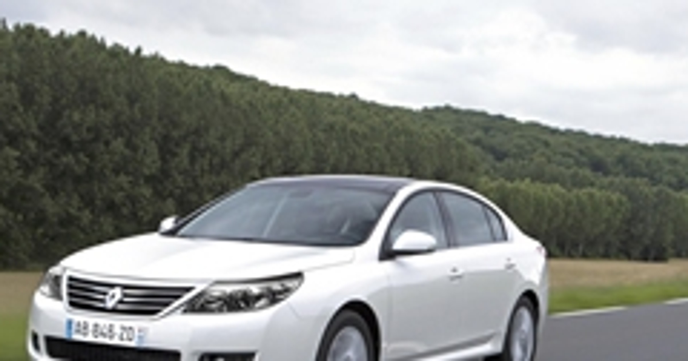 Renault Latitude – jonizuje, masuje, dopieszcza, robi dobrze