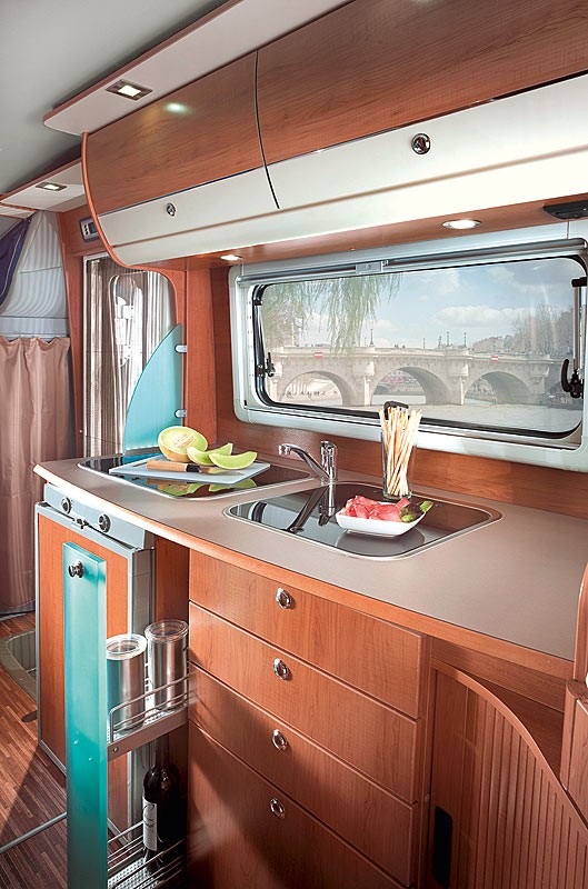 Volkswagen T5: kamper z firmy Karmann-Mobil