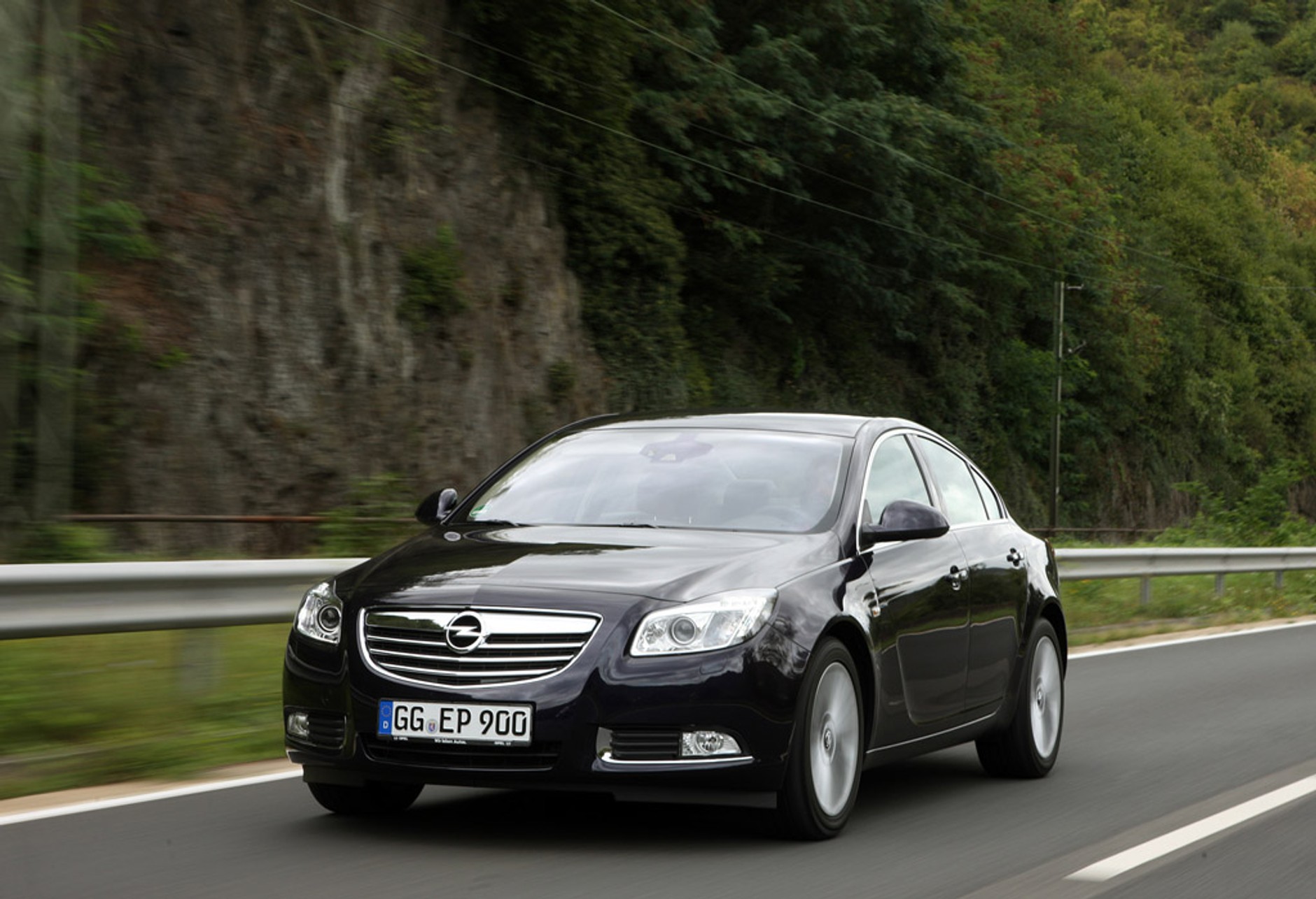 Opel Insignia 1.4 Turbo: duże auto, mały silnik. Czy to na pewno dobry pomysł?