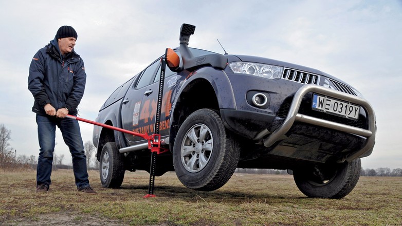 Orurowanie terenówki: to design czy ochrona?