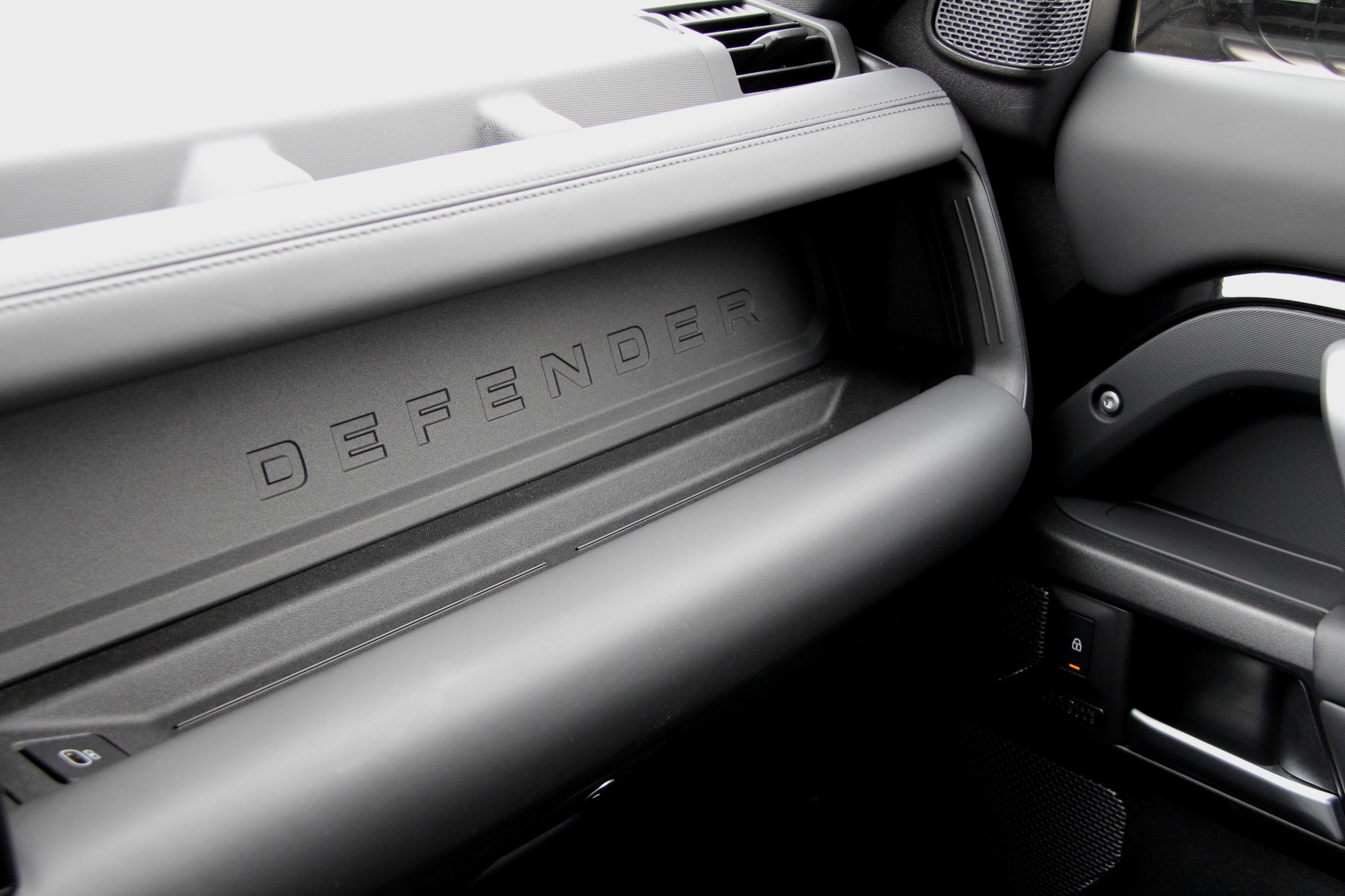 Land Rover Defender 90 V8