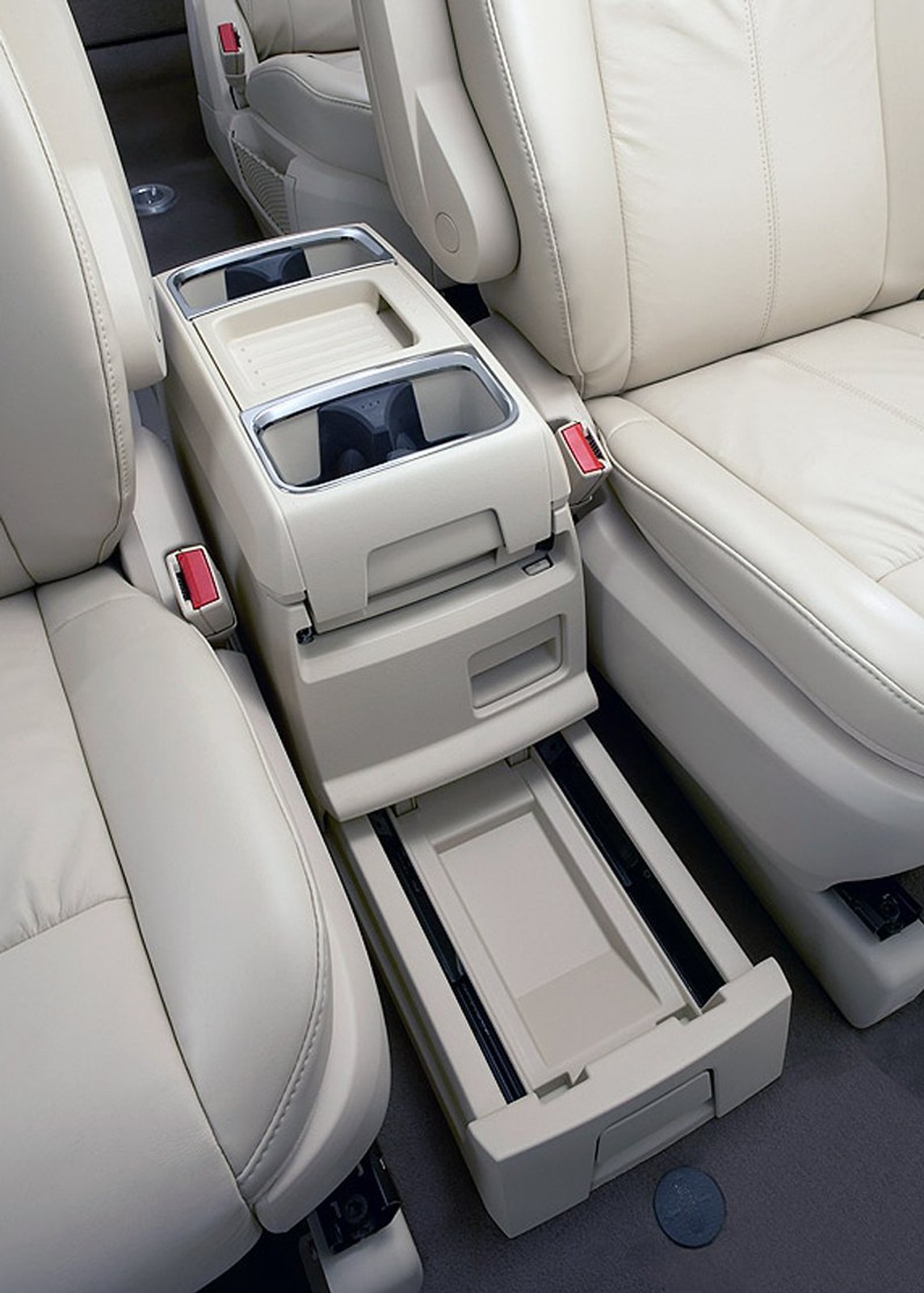 Chrysler Voyager: pierwsze zdjęcia nowej wersji