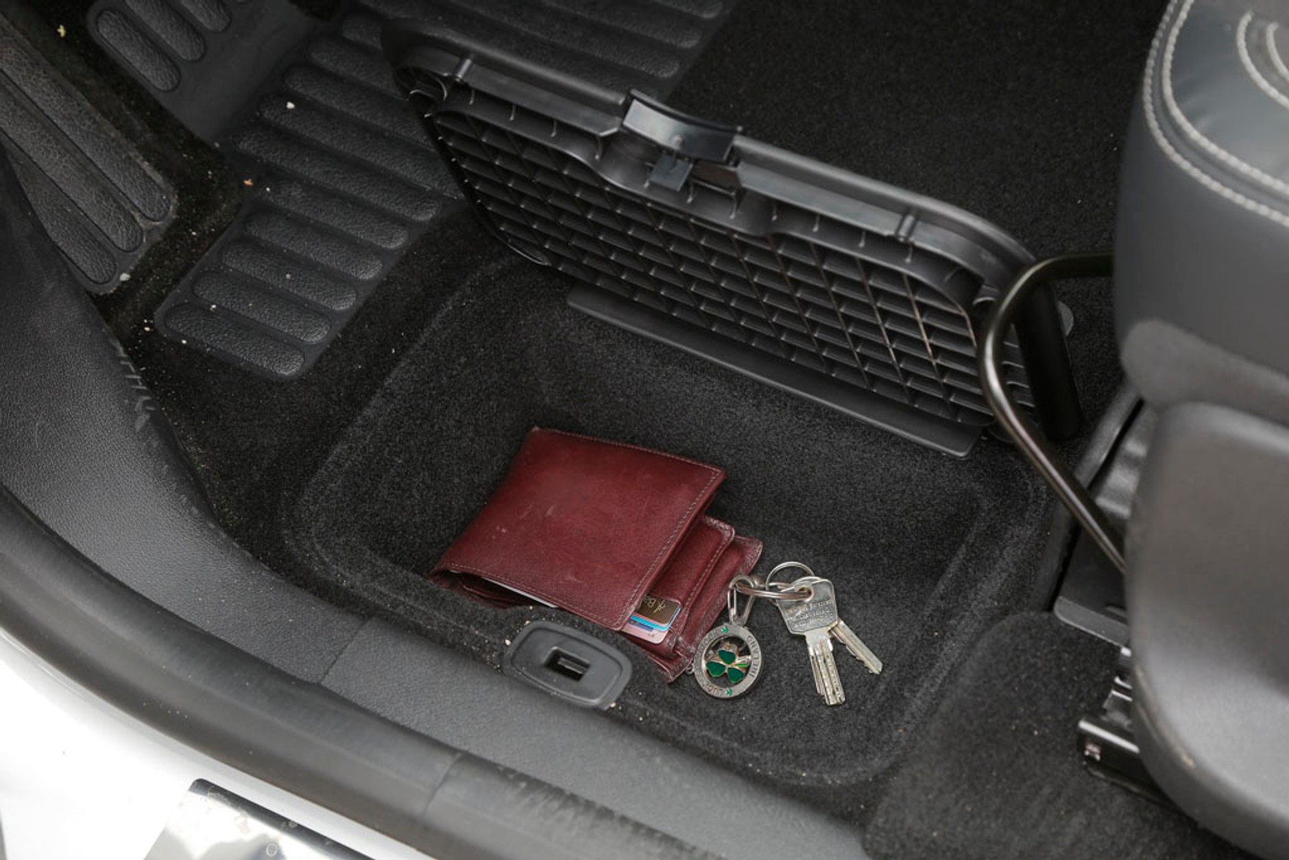 Renault Grand Scenic 1.6 dCi: Dynamiczny i oszczędny van | Test i Opinie