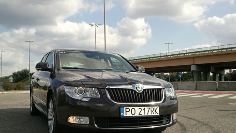Skoda Superb 2.0 TDi DSG - Limuzyna z pomysłem