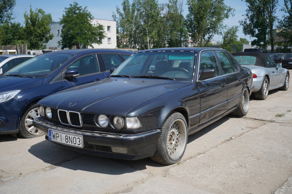BMW 735i