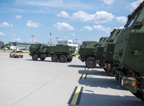 Pierwsze HIMARS-y już w Polsce. Co to za sprzęt i ile kosztował?