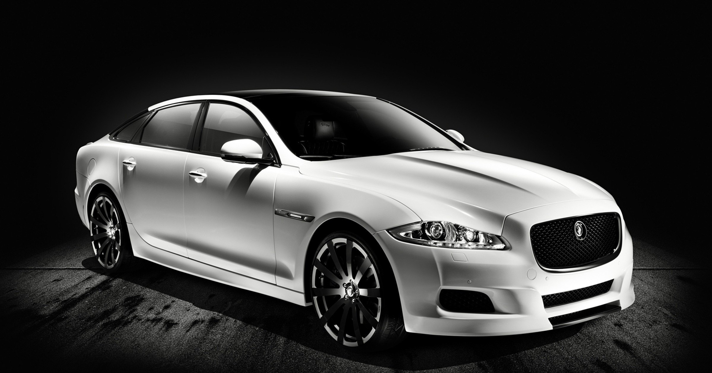 Jaguar XJR