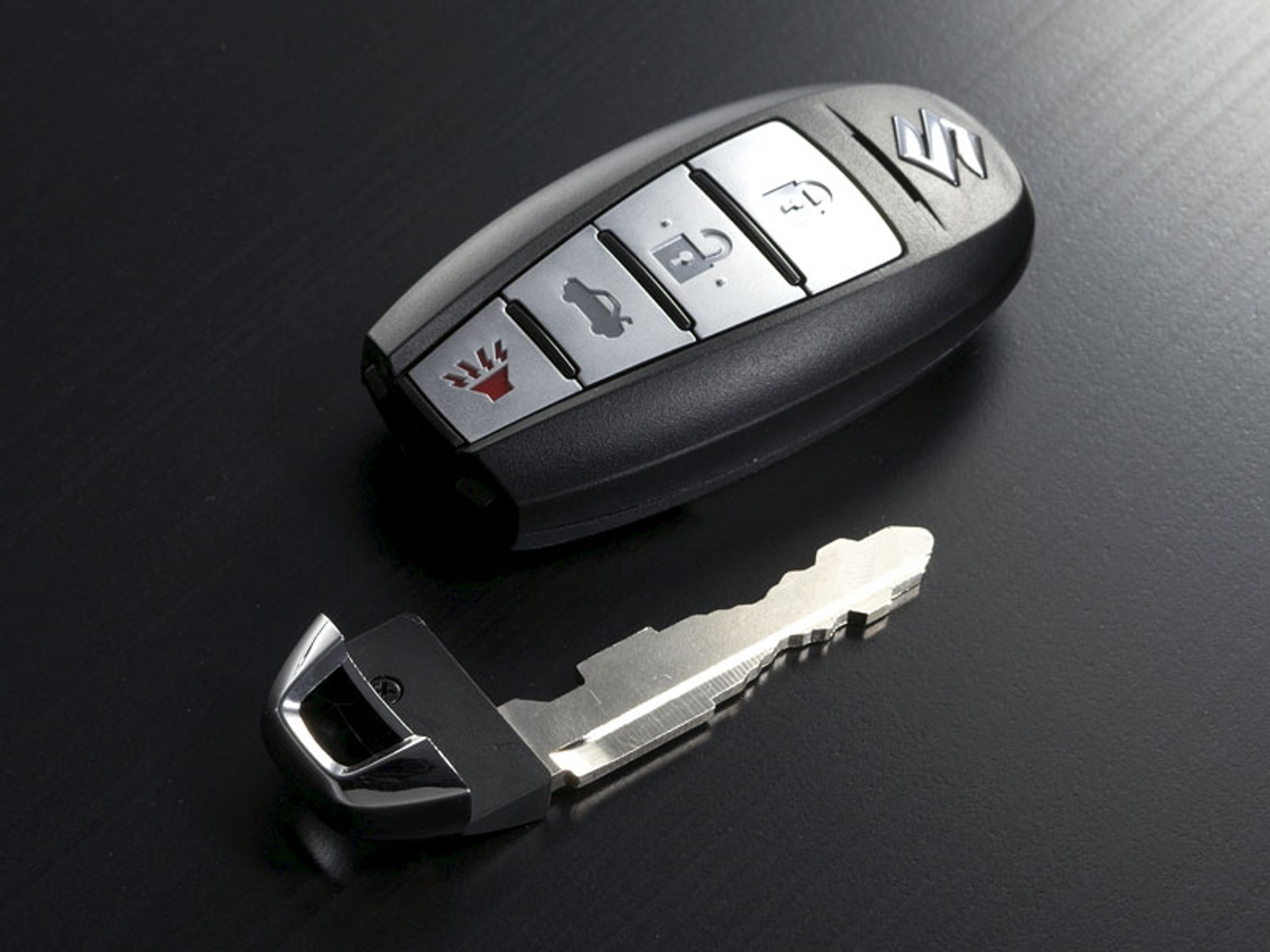 Tokio 2009:  Suzuki Kizashi będzie sprzedawane najpierw w Japonii