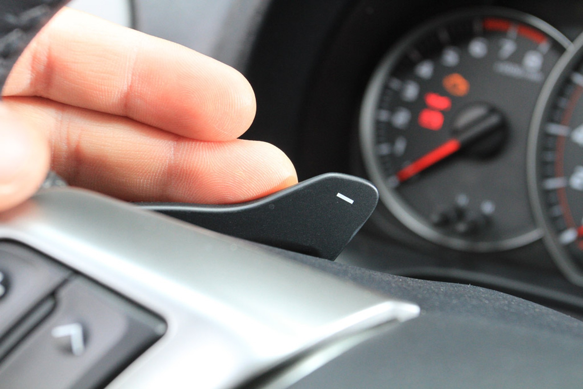 Test nowej Toyoty Yaris, radzimy którą wersję wybrać automat czy manual?