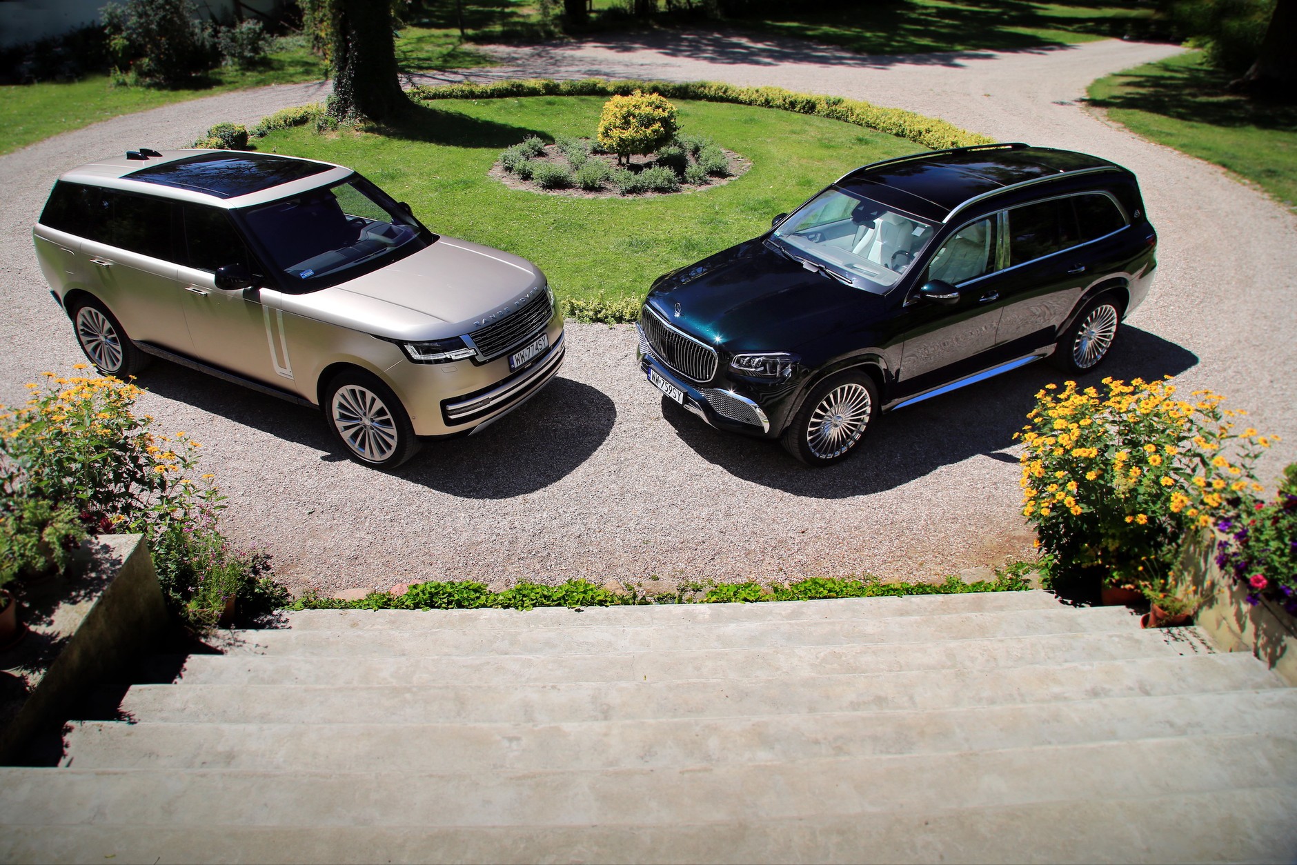 Range Rover LWB P530 First Edition i Mercedes-Maybach GLS 600