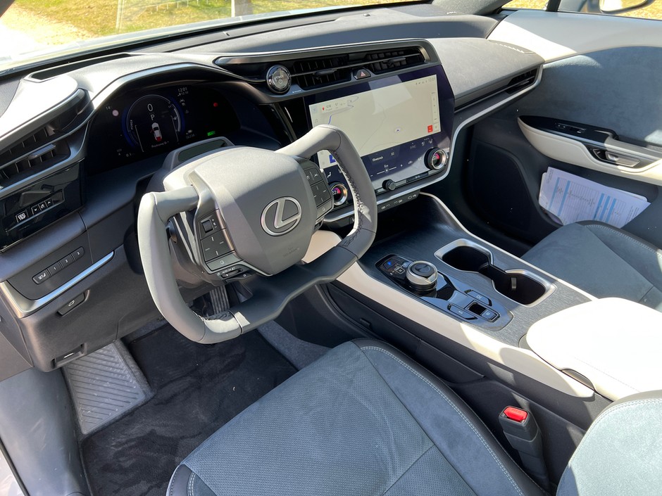 Lexus RZ 450e 2023