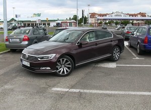Czy warto wyposażyć auto w asystenta parkowania?