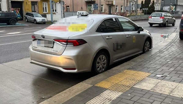 Taksówkarz w Lublinie przykuł uwagę policjanta po służbie. Po zatrzymaniu odkryto poważny zarzut