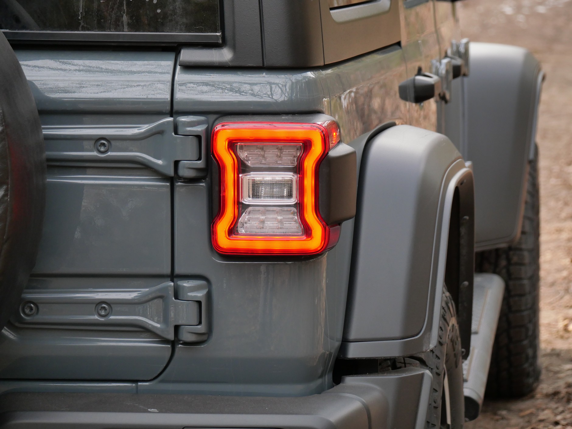 Jeep Wrangler vs Toyota Land Cruiser