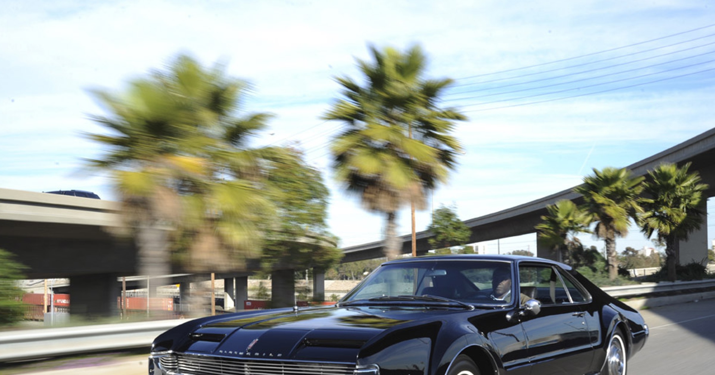 Oldsmobile Toronado: cała naprzód!