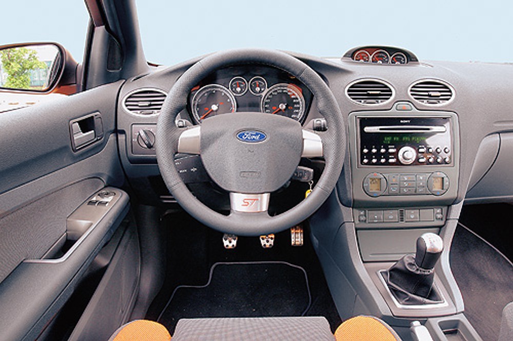 Opel Vectra GTS, Ford Focus ST - Odmienne pomysły na dużą moc