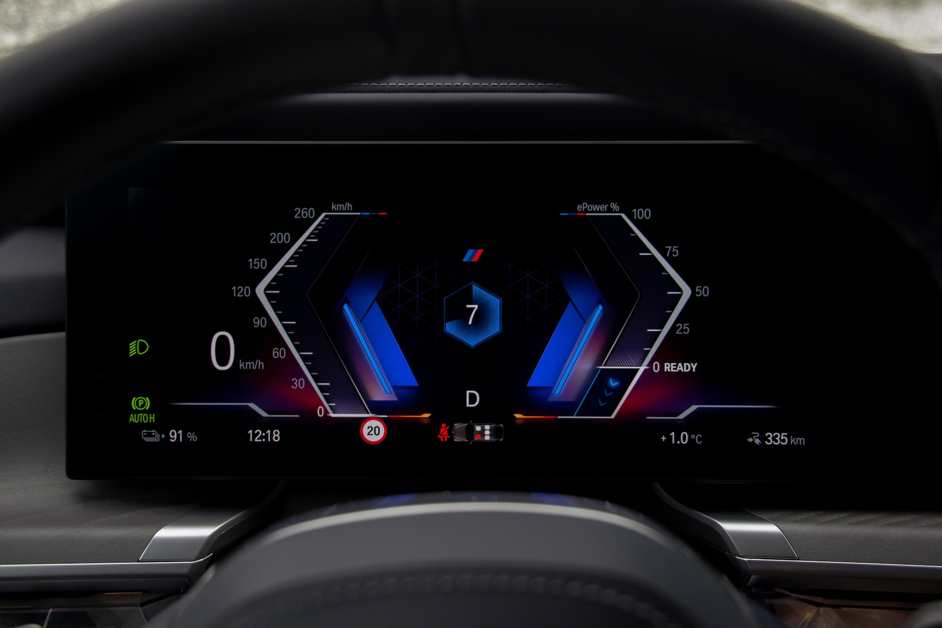 BMW i7