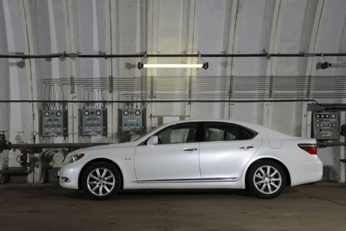 Lexus w "TG"