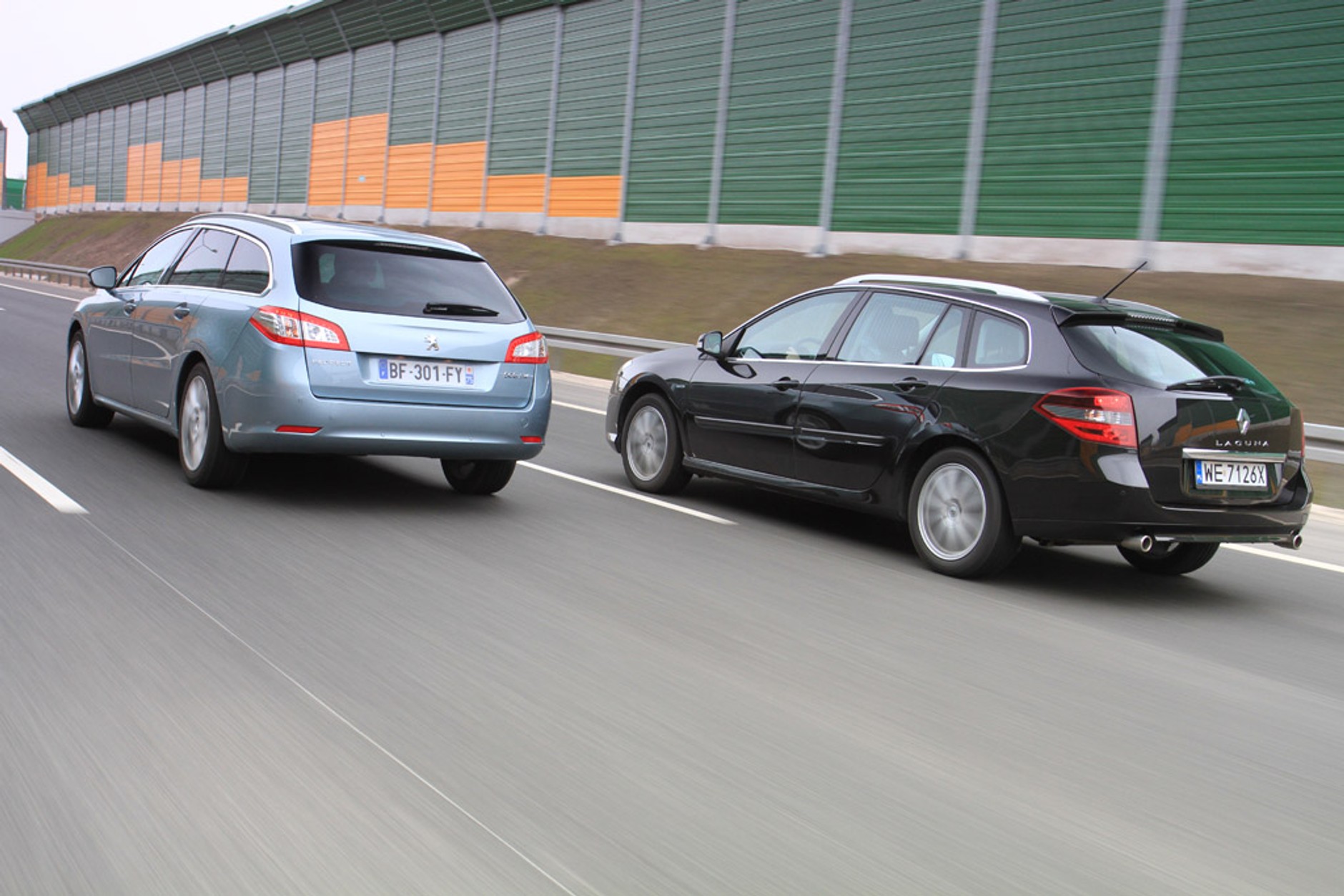 Peugeot 508 SW kontra Renault Laguna Grandtour: wybierasz styl czy funkcjonalność?