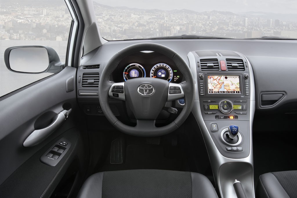 Toyota Auris HSD - Konkurencja dla Priusa