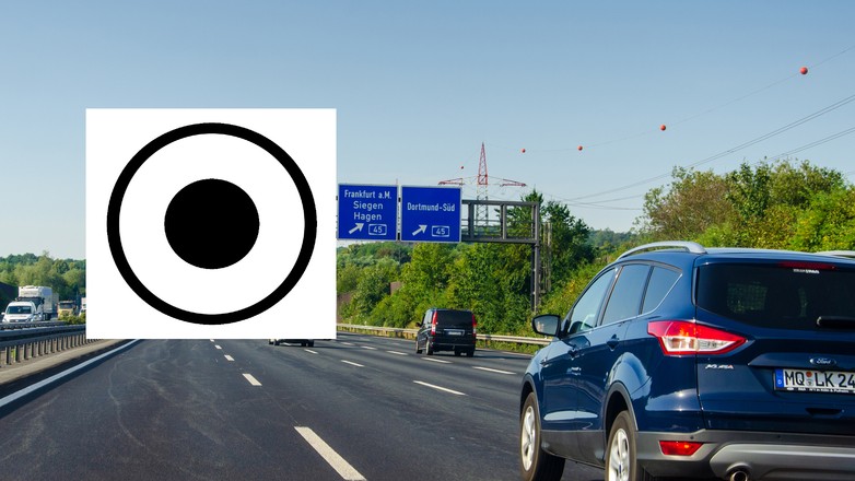 Czarna kropka na białym tle