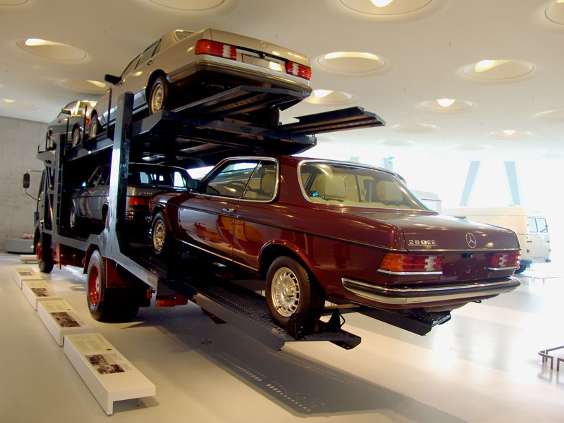 Mercedes-Benz - Muzeum: 120 lat historii na 9 piętrach - 2. część (galeria)