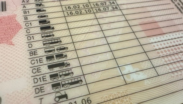 Policjanci nie mogli uwierzyć, gdy zobaczyli prawo jazdy zatrzymanego 78-latka