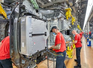 Porsche planuje zwolnić aż 8 tys. osób. Powody? Słaba sprzedaż aut elektrycznych i silna konkurencja