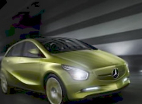Detroit 2009: prototyp BlueZERO E-CELL na stoisku Mercedesa