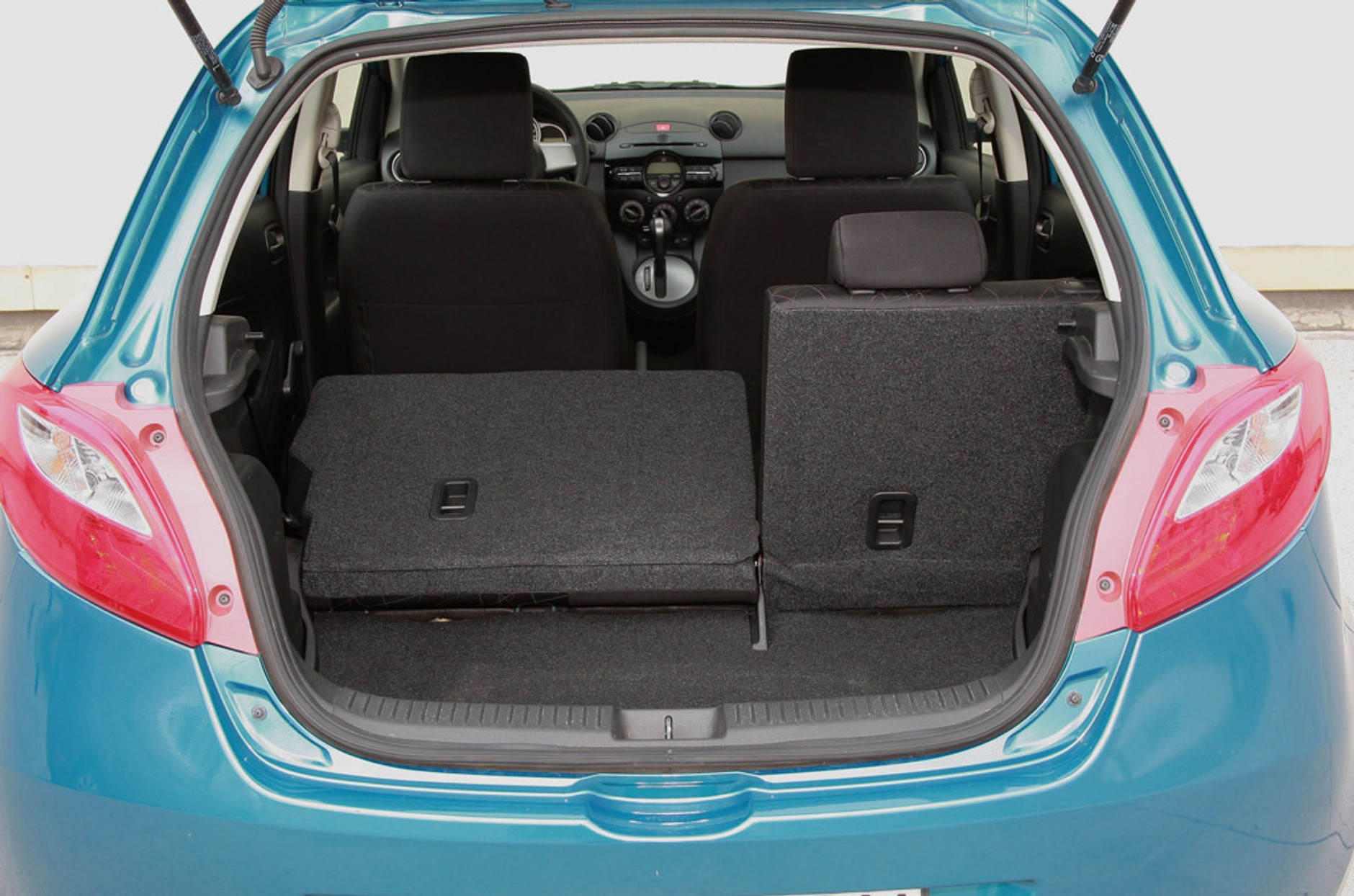 Ford Fiesta kontra Suzuki Swift i Mazda 2: automatyczni przyjaciele miasta