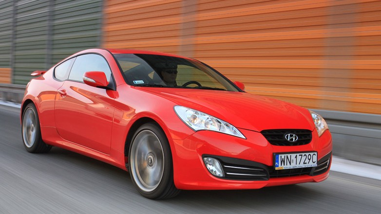 Hyundai Genesis Coupe: czerwony palacz gumy