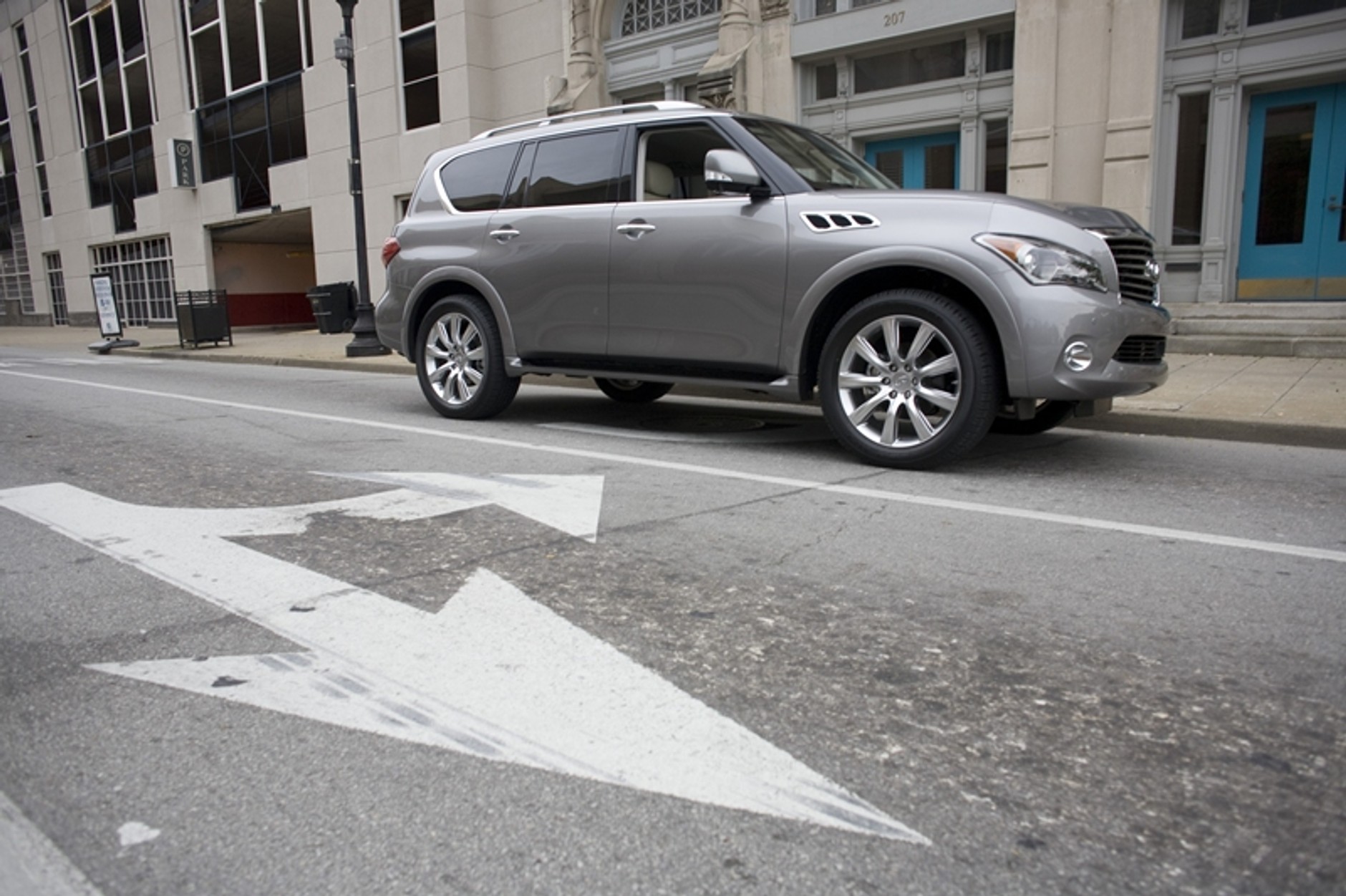 Infiniti QX56 – obrzydliwie piękny