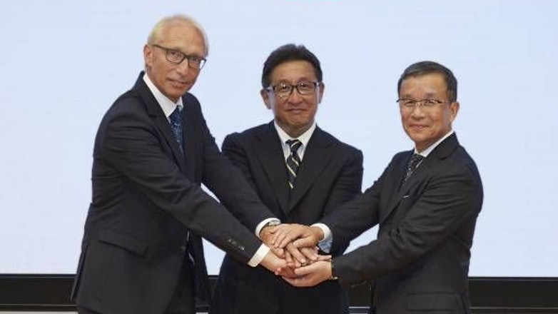 Karl Viktor Schaller (BMW), Tetsuo Suzuki (Honda Motor) i Takaaki Kimura (Yamaha Motor)
