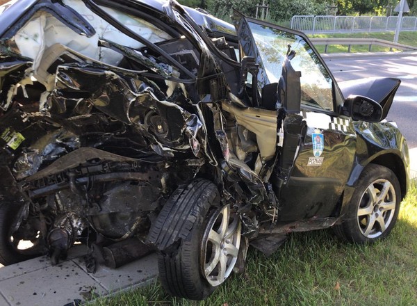 Koszmarny wypadek w Poznaniu. "Wskazówka prędkościomierza Audi A6 zablokowała się w okolicy liczby 220"