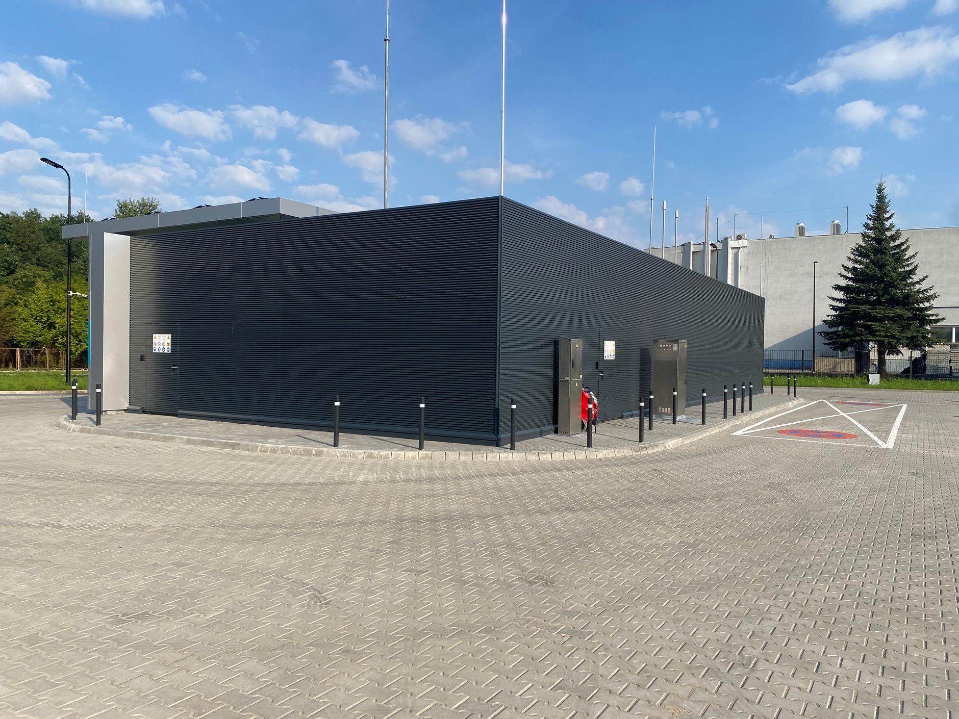 Stacja wodorowa NESO. Pierwsza stacja tankowania wodoru w Polsce