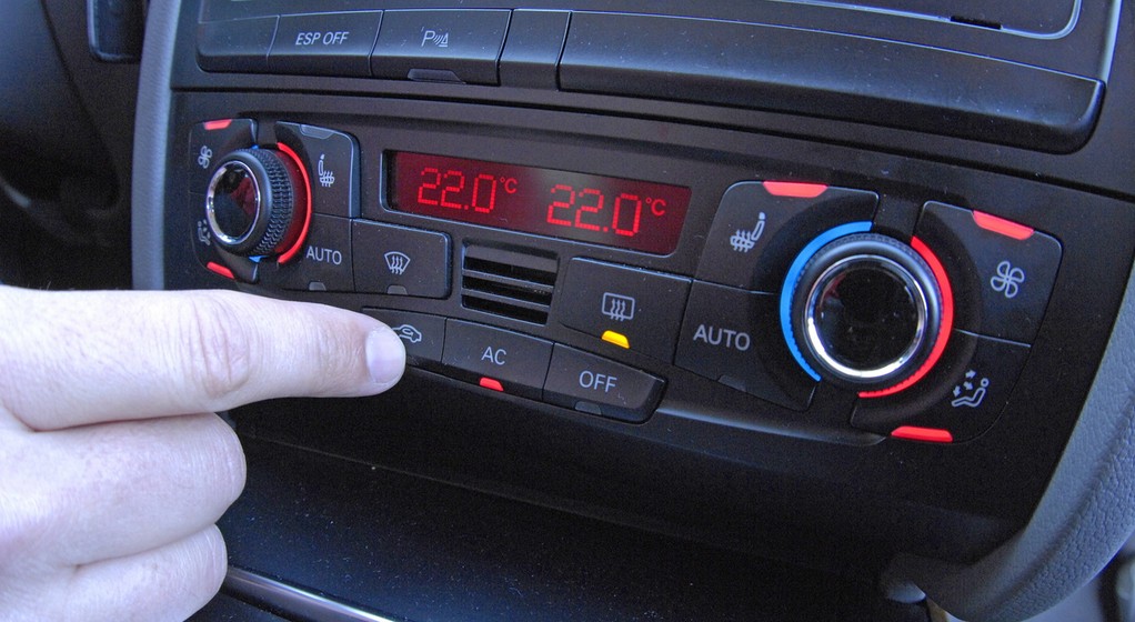 Na jaką temperaturę powinno się ustawiać klimatyzację w aucie?