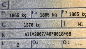 Pole "F.2" w dowodzie rejestracyjnym. Warto sprawdzić tę informację